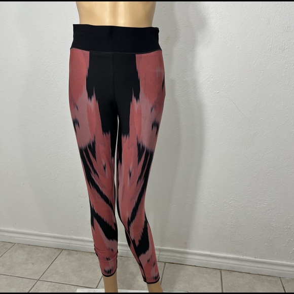 ultracor Pants - Ultracor Pinks & Black Contemporary Print Leggings